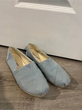 TOMS Slip-On Canvas Shoes in Light Denim